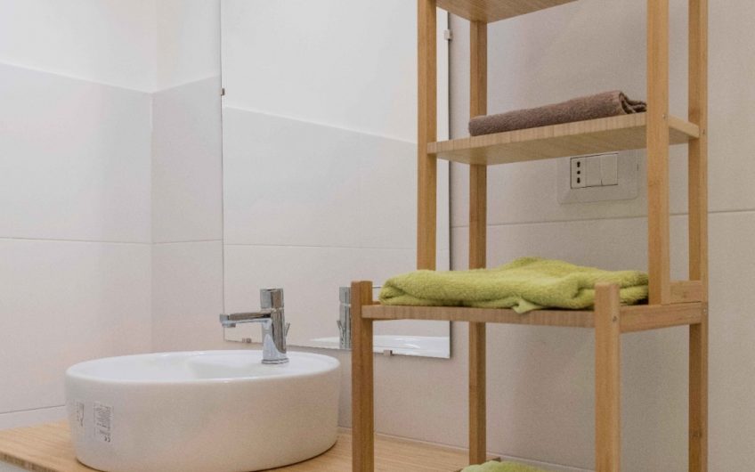 Via Savona 26 – Room 4 ” Double use”